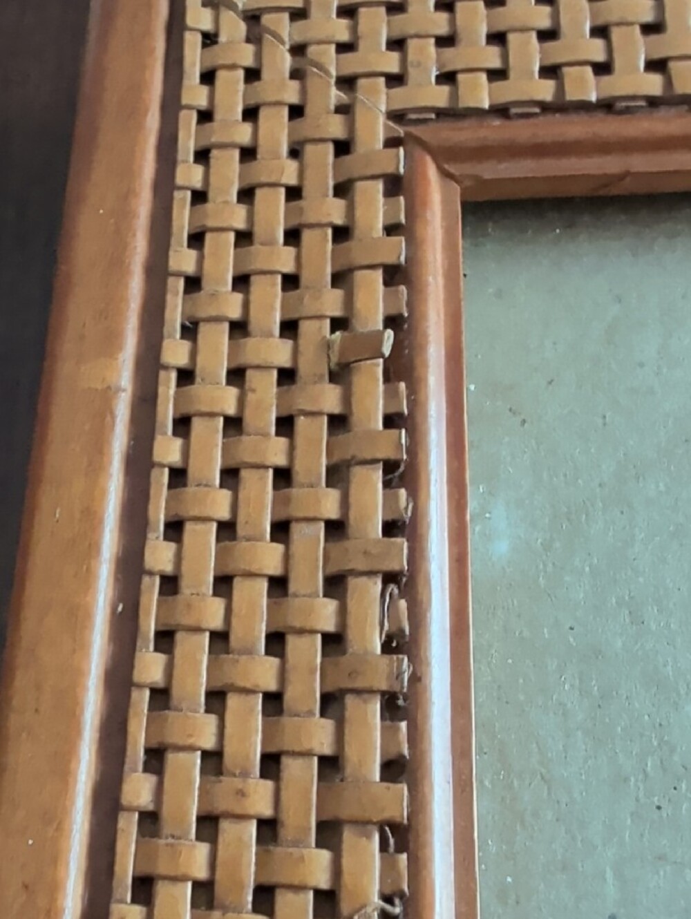 Beautiful Woven Texture Wooden Photo Frame ~16x12.75